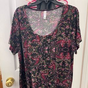 Lularoe classic tee